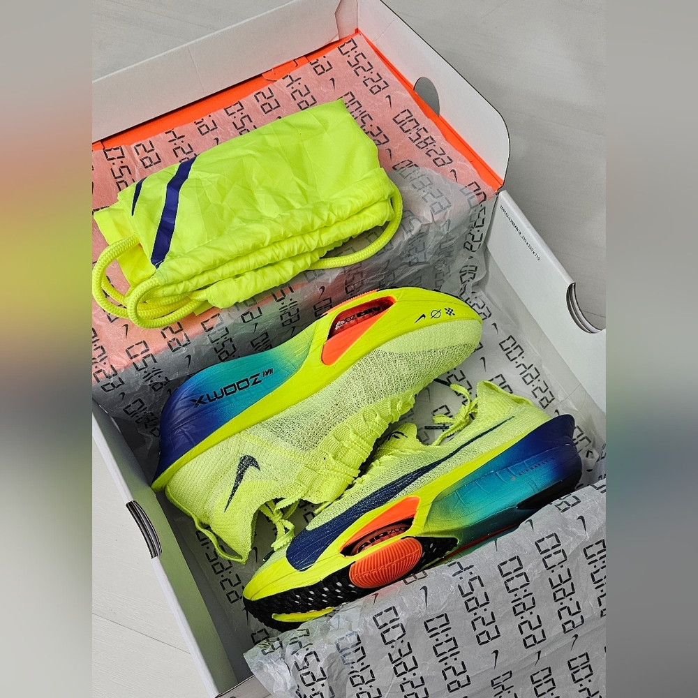 Nike Air Zoom Alphafly Next% 3 Volt Women’s 9/ Men’s 7.5 with Box Shoes Running